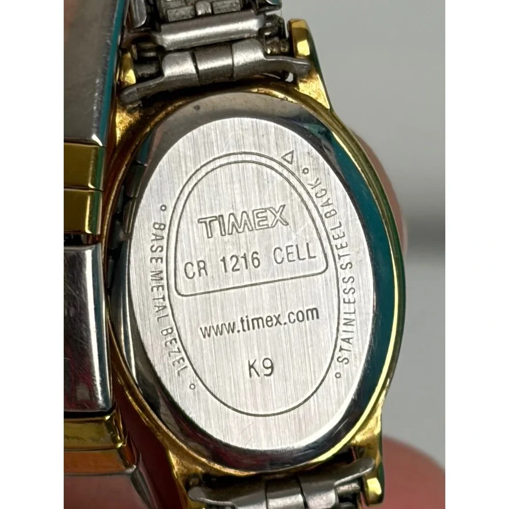 Vintage Cavatnia Timex Oval Watch 7.5